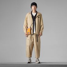 卡其色